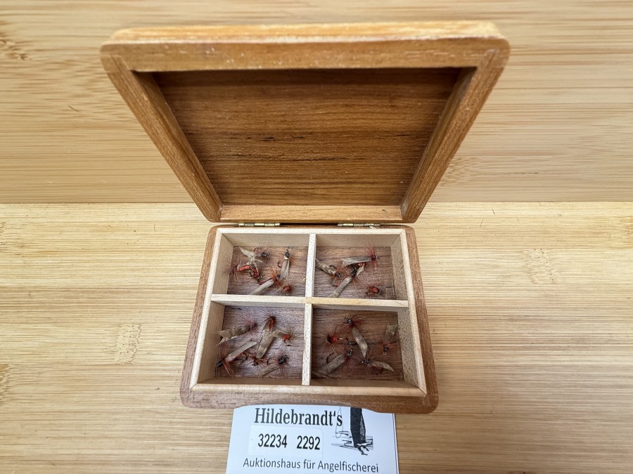 Trockenfliegensortiment, Holzbox, 95x75x25mm, 20 Sedge, ungefischt