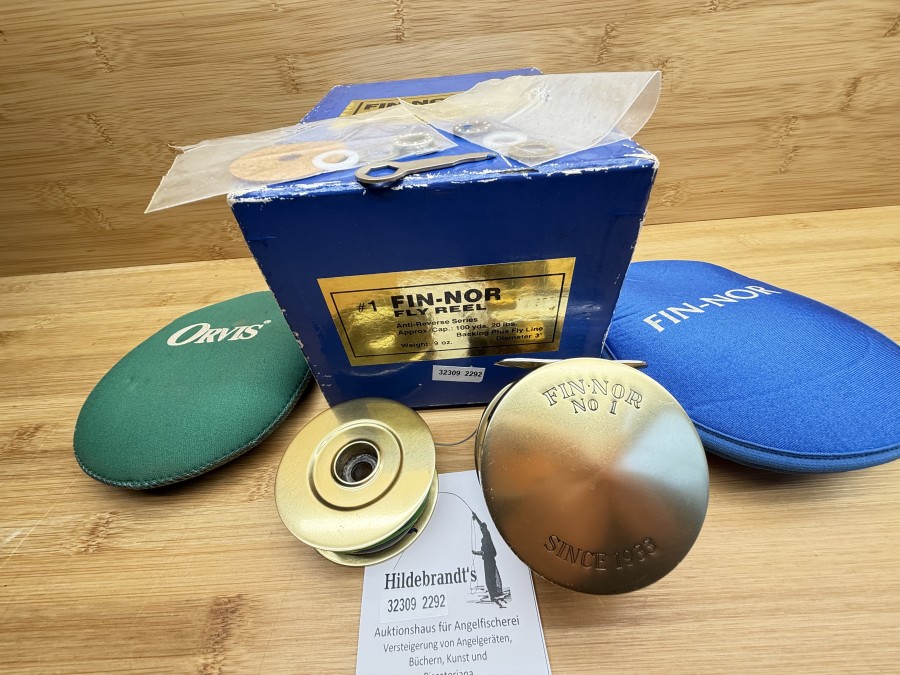 Fliegenrolle, Fin-Nor  No 1, Since 1933, Antireverse, Linkshand, Rollendurchmesser 75mm, Rollenbreite 41mm, Gewicht 250g, Reservespule mit Fliegenschnur, jeweils Neoprene Rollentasche, leichte Gebrauchsspuren, im Karton