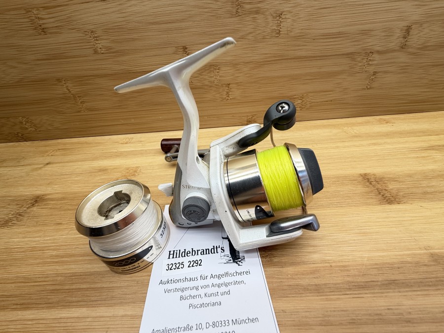 Stationärrolle, Shimano, Japan, Stratic, 2000, Reservespule, jeweils mit geflochtener Schnur, Gebrauchsspuren