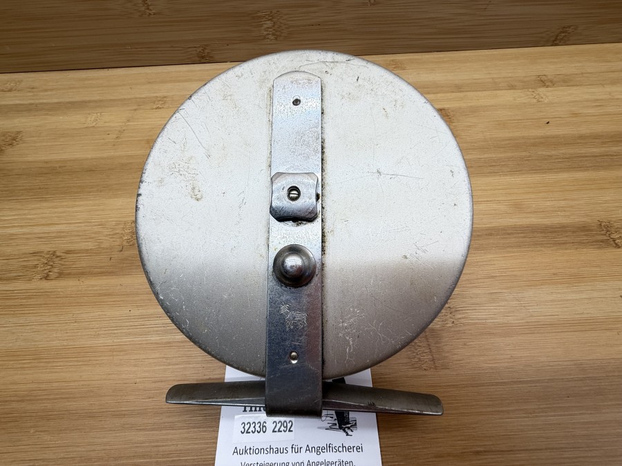 Vintage Angelrolle, mit Ziegenbock gemarkt, ausschaltbare Knarre, Rollendurchmesser 118mm, Rollenbreite 45mm, Gewicht 289g, Gebrauchsspuren
