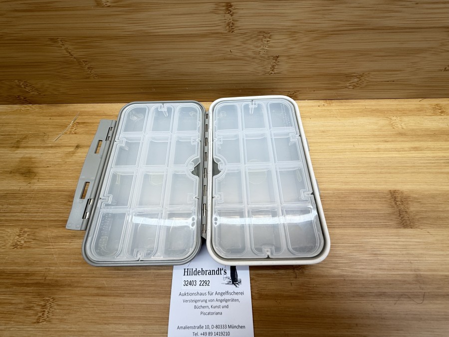 Fliegenbox, Kunststoff, Fisker Design of Denmark, 170x105x47mm, 2 herausnehmbare Boxen mit je 12 Fächern, neu