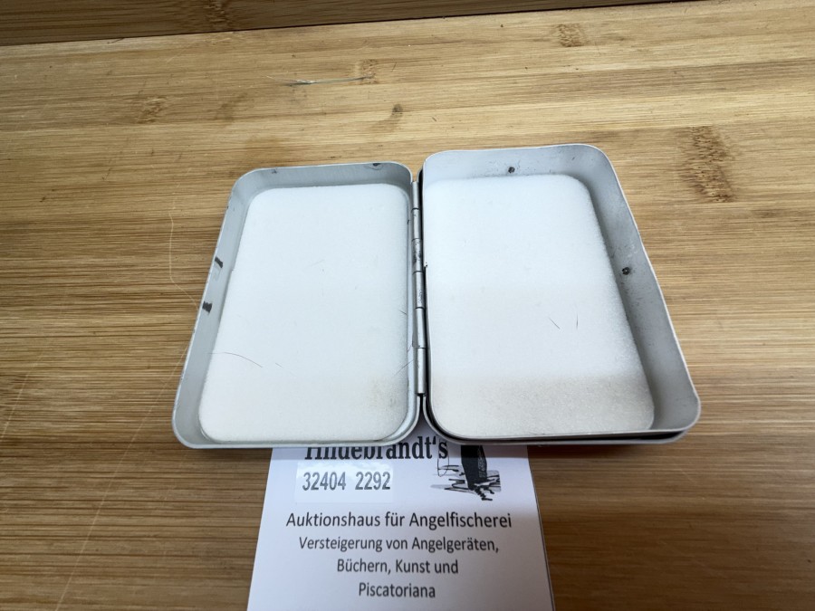 Fliegenbox, Wheatley RW Made in England, Alu, beidseitig Foameinlage, 90x60x25mm, Gebrauchsspuren