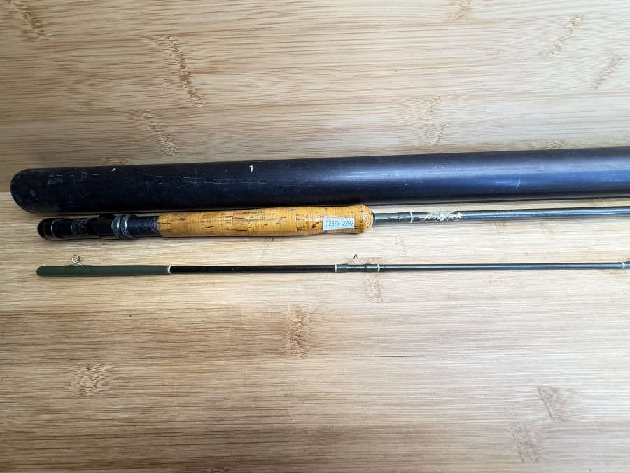 Fliegenrute, Fenwick, GFF 858, 2tlg., 8.6", #8, Gewicht 85g, Futteral, Alu Transportrohr, starke Gebrauchsspuren, Transportlänge 1370mm