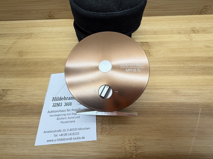 Fliegenrolle, Marryat, MR 85, Made in Japan, 033983, Linkshand, Rollendurchmesser 80mm, Rollenbreite 39mm, Gewicht 131g, Rollentasche, neu