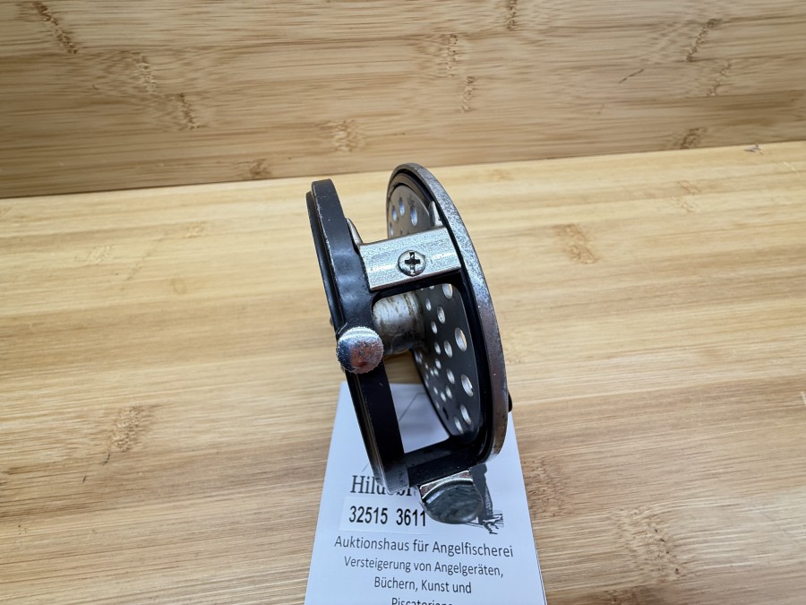 Fliegenrolle, Ryobi, 444, #7, Links- oder Rechtshand fischbar, Rollendurchmesser 90mm, Rollenbreite 30mm, Gewicht 149g, ohne Rollentasche, starke Gebrauchsspuren