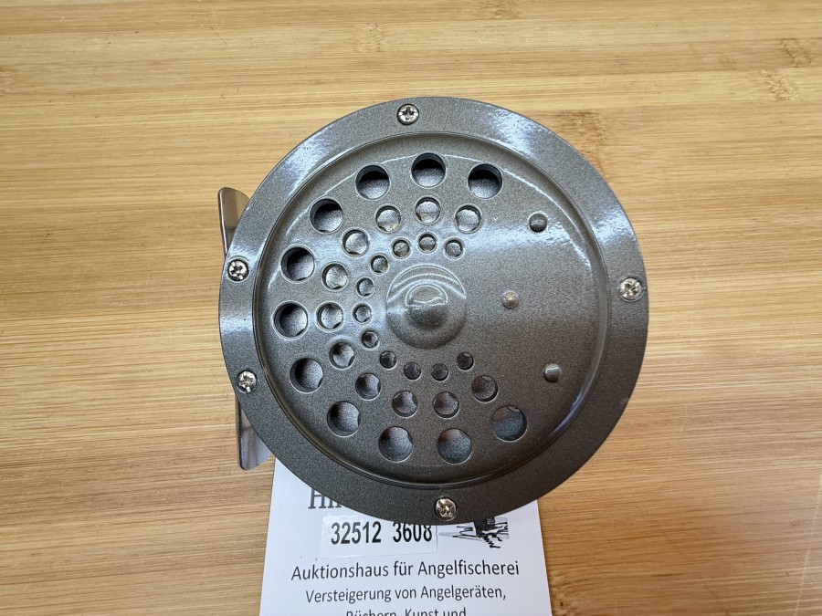 Fliegenrolle, DAM, 1392, Links- oder Rechtshand fischbar, #5, Rollendurchmesser 82mm, Rollenbreite 30mm, Gewicht 121g, Rollentasche,  neu