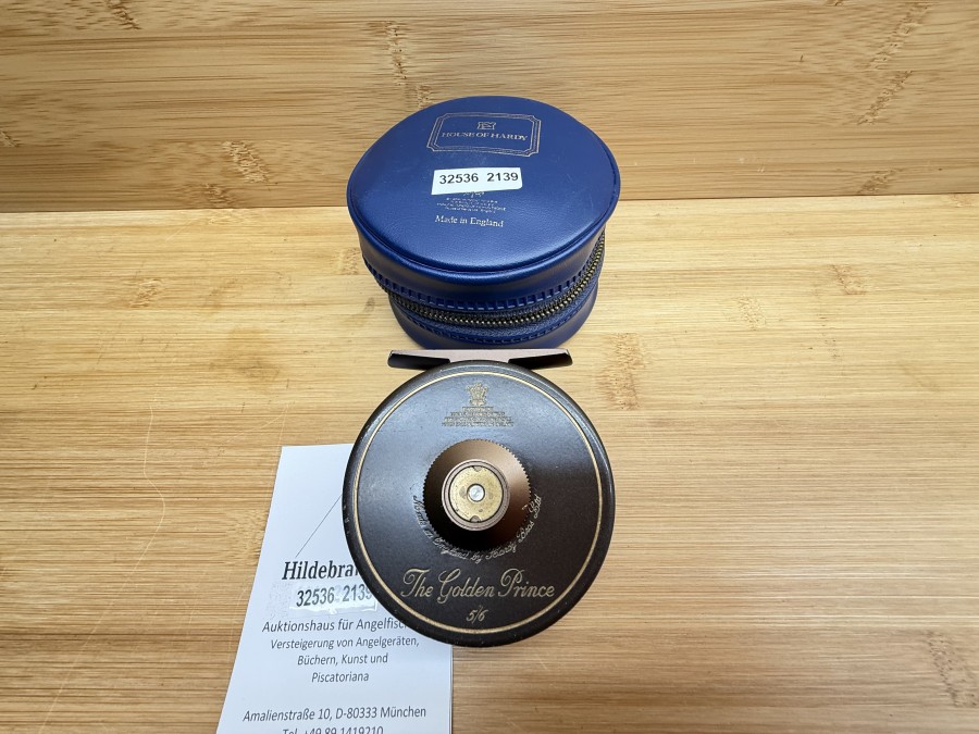 Fliegenrolle, Made by House of Hardy. Bros. Ltd., The Golden Prince 5/6, Links- oder Rechtshand umstellbar, Rollendurchmesser 75mm, Rollenbreite 32mm, Gewicht 123g, Rollentasche, Schutzkappe am Bremsrand fehlt, Gebrauchsspuren,