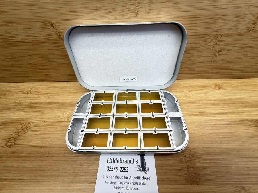 Fliegenbox, Wheatley, RW, Made in England, Alu, 155x90x30mm, 16 Springdeckelfächer, Foameinlage, Gebrauchsspuren