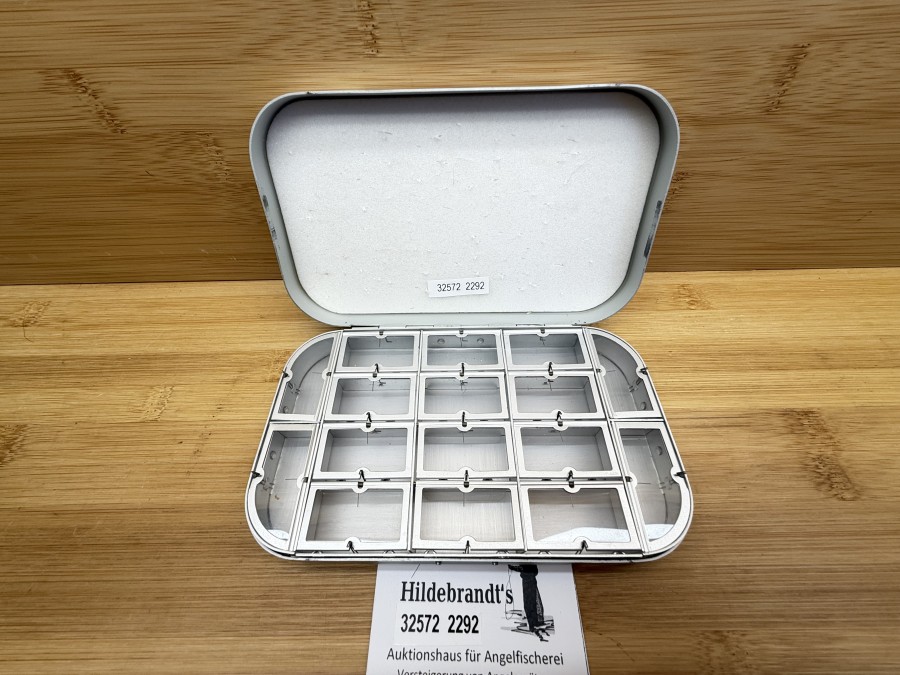 Fliegenbox, Wheatley, RW, Made in England, Alu, 155x90x30mm, 16 Springdeckelfächer, Foameinlage, Gebrauchsspuren
