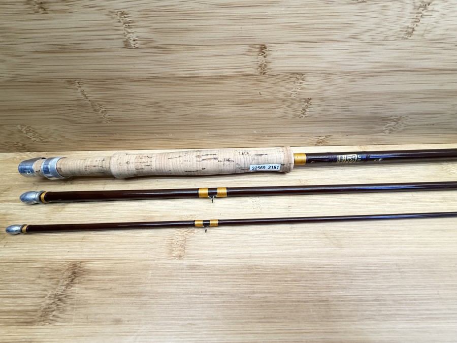 Fliegenrute, The House of Hardy, Made in England, Jet, braune Serie,  3tlg., 8", #6, Gewicht 92g, Futteral, leichte Gebrauchsspuren, Transportlänge 880mm