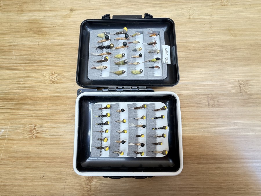 Nymphensortiment, Yangoo Fliegenbox, Foameinlage, 46 Nymphen, überwiegend Palu, Grösse 10 bis 18