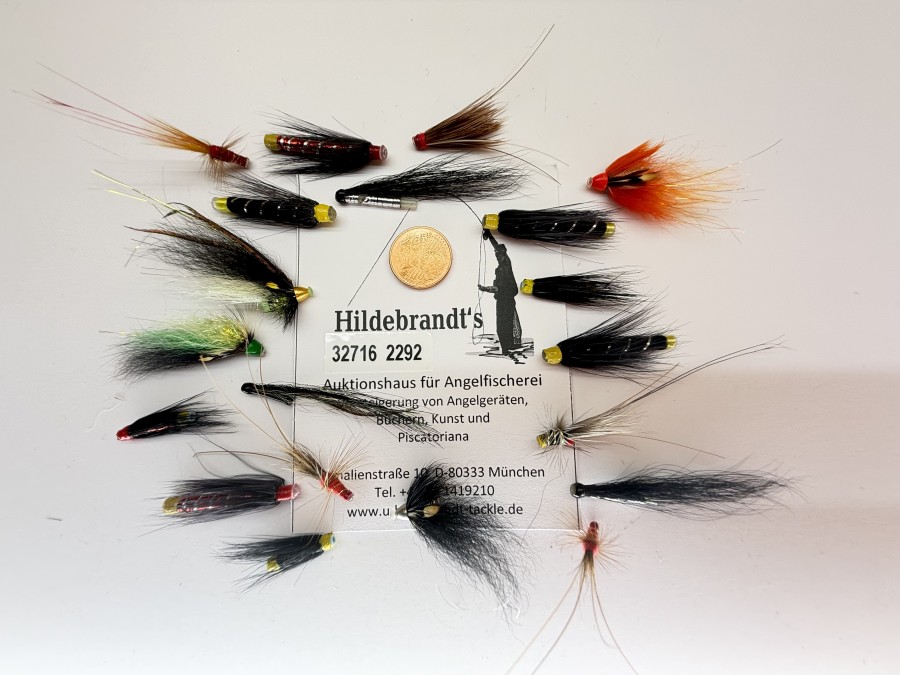 Tubenfliegen, 20 Microtuben eines erfahrenen Island Anglers, 10 bis 30mm, in Kunststoffbox
