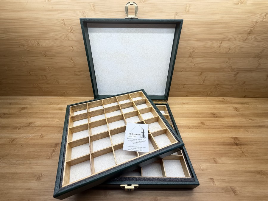 Fliegenbox, Kunstlederbezug, 340x310x75mm, 25 Fächer am Boden fest, Einsatz mit 25 Fächer herausnehmbar, sehr schöne Box, leichte Gebrauchsspuren