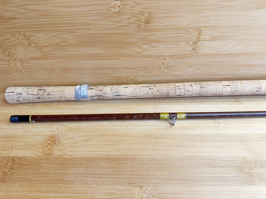 Angelrute, The House of Hardy, Made in England, Richard Walker Carp, 2tlg., 305cm, Gewicht 220g, an Hülse und Zapfen zusätzlich schwarz gewickelt, Futteral (nicht Original), sehr guter Zustand, Transportlänge 1590mm, SPERRGUT-Versand