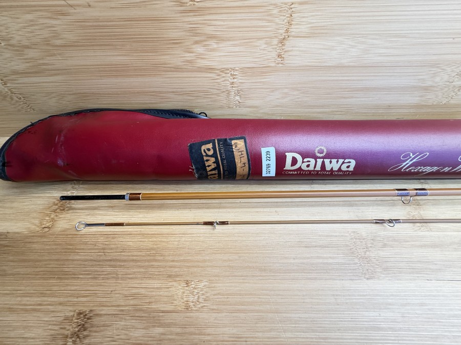 Fliegenrute, Daiwa, Hexagon Whisker, Made in Great Britain, HW - 47H, 2tlg., 9", #6-8, Gewicht 59g, Futteral, Transportrohr Daiwa, Transportlänge 1500mm - SPERRGUT-Versand
