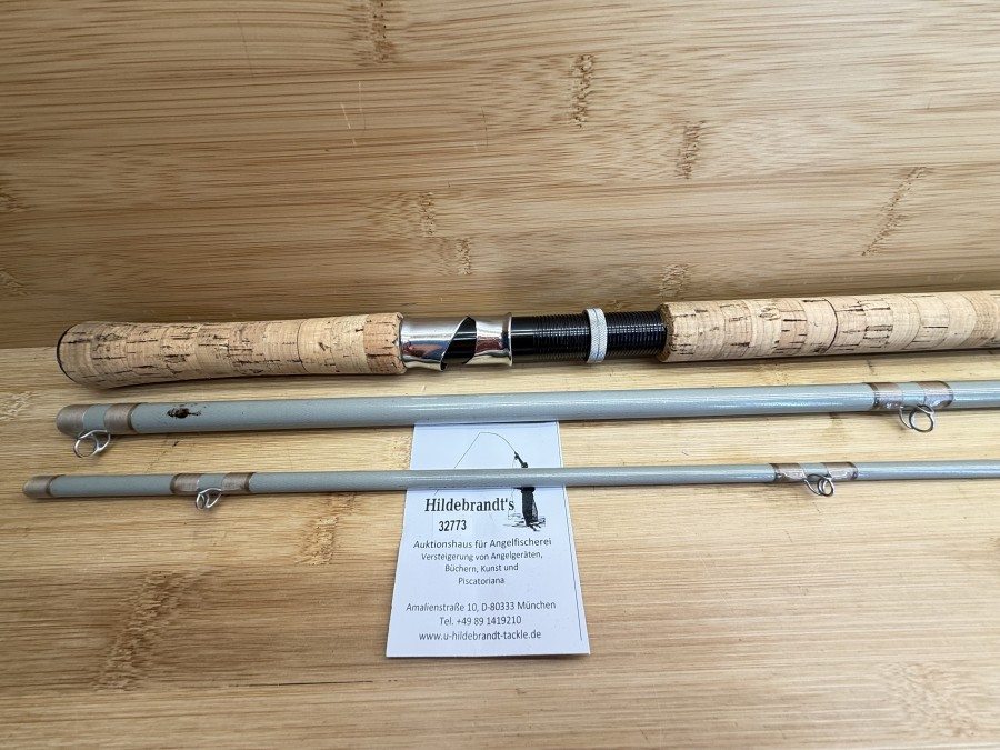 Lachsfliegenrute, Geoffrey Bucknail, British Made, Glasfaser, 3tlg., 3,70m, #9, Gewicht 210g, Futteral, Gebrauchsspuren, Transportlänge 1300mm - SPERRGUT-Versand