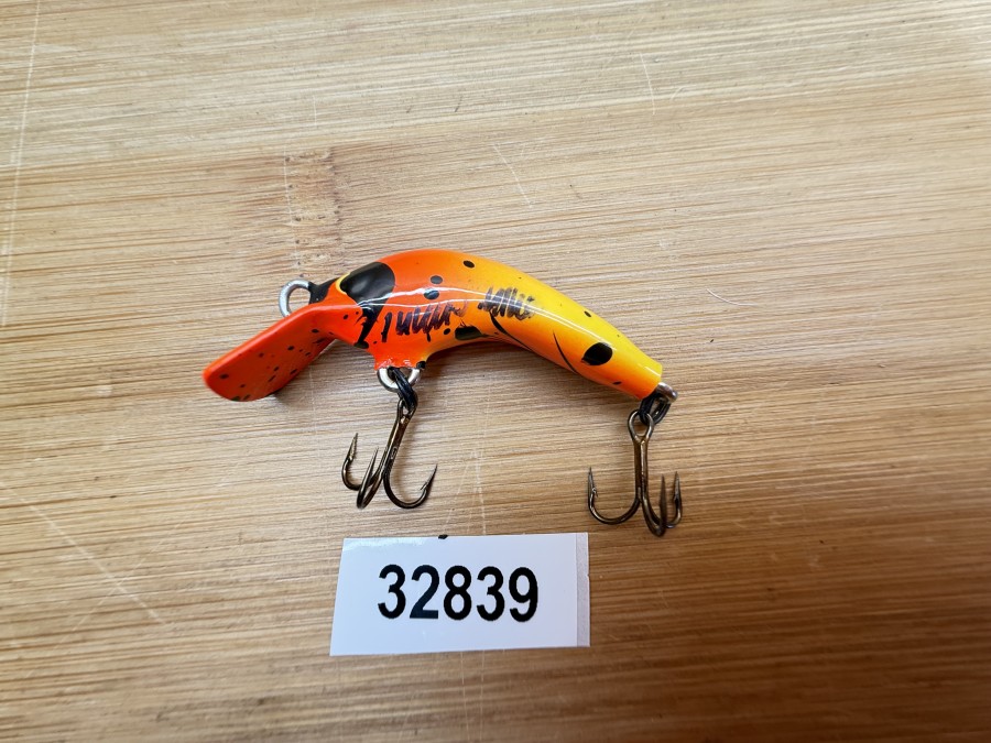 Wobbler, Turus Ukko, Handmade in Finland, gemarkt, orange/gelb, 3cm, 2,40g, ungefischt