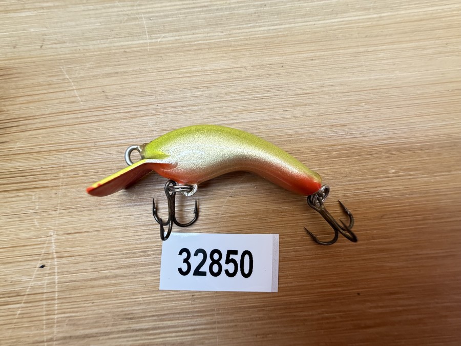 Wobbler, Turus Ukko, Handmade in Finland, gold/hellgrün, 3cm, 2,40g, ungefischt