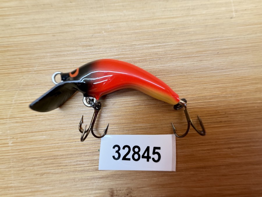Wobbler, Turus Ukko, Handmade in Finland, schwarz/orange/gelb, 3cm, 2,40g, ungefischt