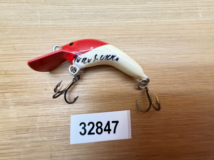 Wobbler, Turus Ukko, Handmade in Finland, gemarkt, rot/beige, 3cm, 2,40g, ungefischt