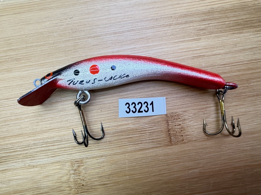 Wobbler, Turus Ukko, Handmade in Finland, gemarkt, rot/silber/rot/schwarz, mit schwarzen und orangen Punkten, 9cm, 11,00g, ungefischt