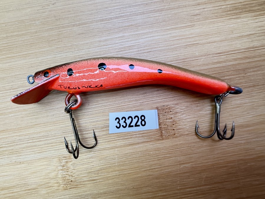 Wobbler, Turus Ukko, Handmade in Finland, gemarkt, rot/gold/schwarz, schwarzen Punkten, 9cm, 11,00g, ungefischt