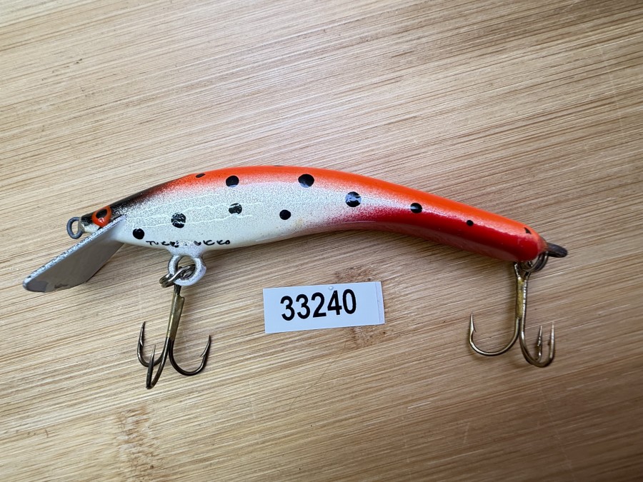 Wobbler, Turus Ukko, Handmade in Finland, gemarkt, rot/beige/rot/schwarz, mit  schwarzen Punkten, 9cm, 11,00g, ungefischt