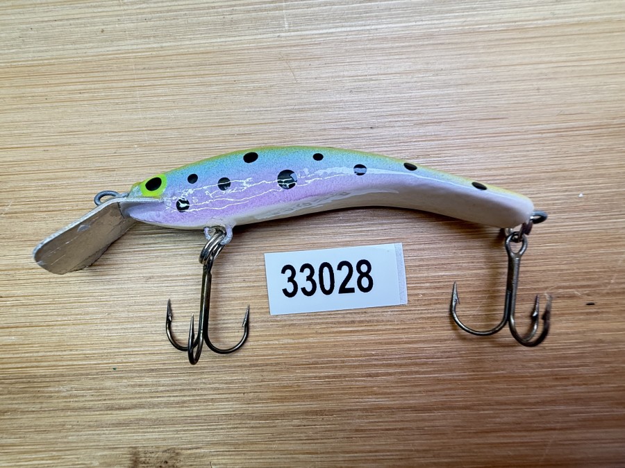 Wobbler, Turus Ukko, Handmade in Finland, beige/violett/hellblau/gelb, schwarze  Punkte, 7cm, 5,50g, ungefischt