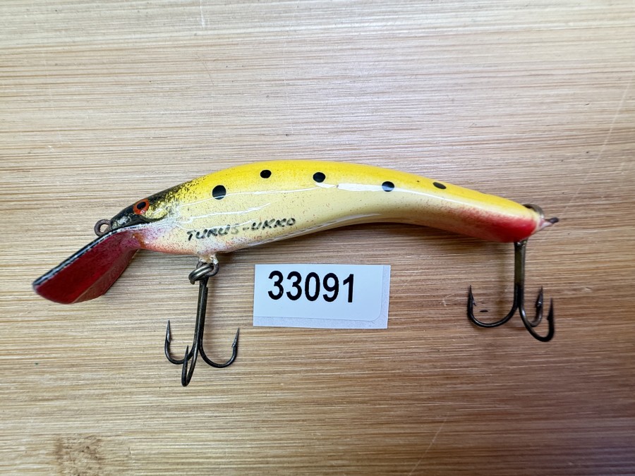 Wobbler, Turus Ukko, Handmade in Finland, gemarkt, rot/gelb/schwarz, schwarze Punkte, 7cm, 5,00g, ungefischt