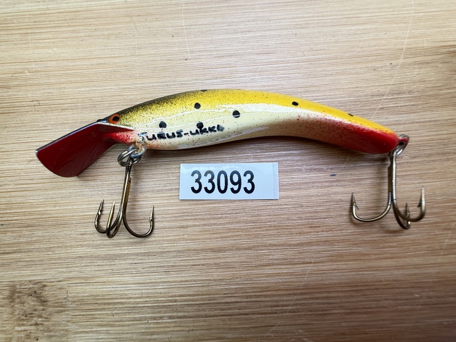 Wobbler, Turus Ukko, Handmade in Finland, gemarkt. rot/beige/gelb/schwarz, schwarze Punkte, 7cm, 5,00g, ungefischt