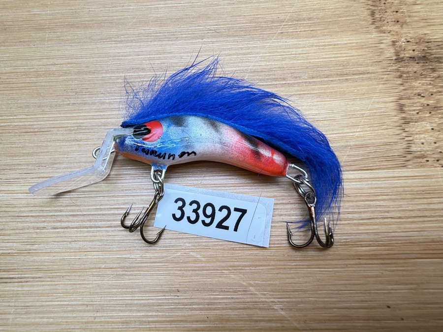 Wobbler, Turunen Finland, gemarkt, 4cm, 4g, beige/orange/gold/blau, blauer Fellstreifen, ungefischt