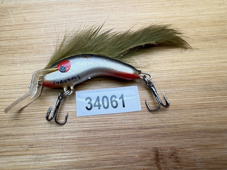 Wobbler, Turunen Finland, gemarkt, 4cm, 4g, rot/silber, oliver Fellstreifen, ungefischt
