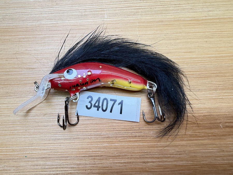 Wobbler, Turunen Finland, gemarkt, 4cm, 4g, gelb/rot/schwarz, schwarzer Fellstreifen, ungefischt