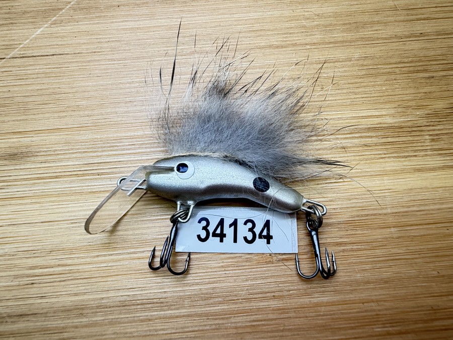 Wobbler, Turunen Finland, 3cm, 4g, silber/schwarz, grauer Fellstreifen, ungefischt