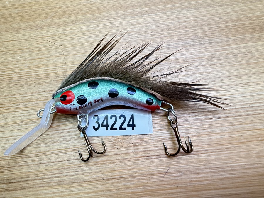 Wobbler, Turunen Finland, gemarkt, 3cm, 4g, rot/silber/grün/schwarz, brauner  Fellstreifen, ungefischt