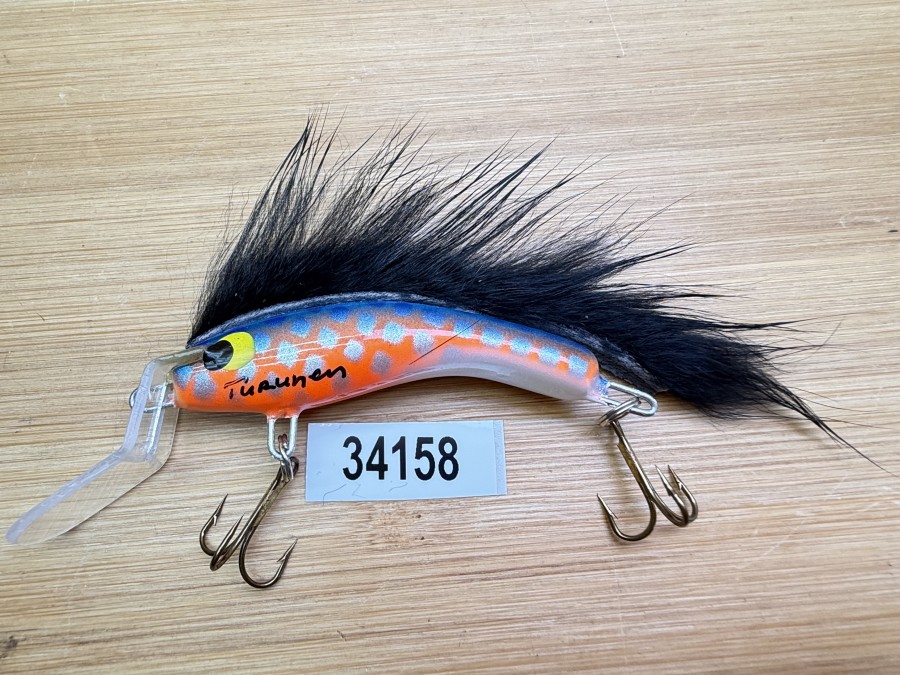 Wobbler, Turunen Finland, gemarkt, 6cm, 8g, weiß/rot/silber/violett/schwarz, schwarzer Fellstreifen, ungefischt
