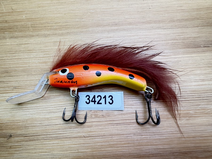 Wobbler, Turunen Finland, gemarkt, 6cm, 8g, gelb/rot/schwarz, brauner Fellstreifen, ungefischt