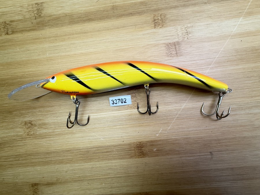 Wobbler, Turus Ukko, Turunen gemarkt, rot/orange/schwarz












Wobbler, Turus Ukko, Turunen gemarkt, silber/gelb/rot, 20cm, 55g, ungefischt