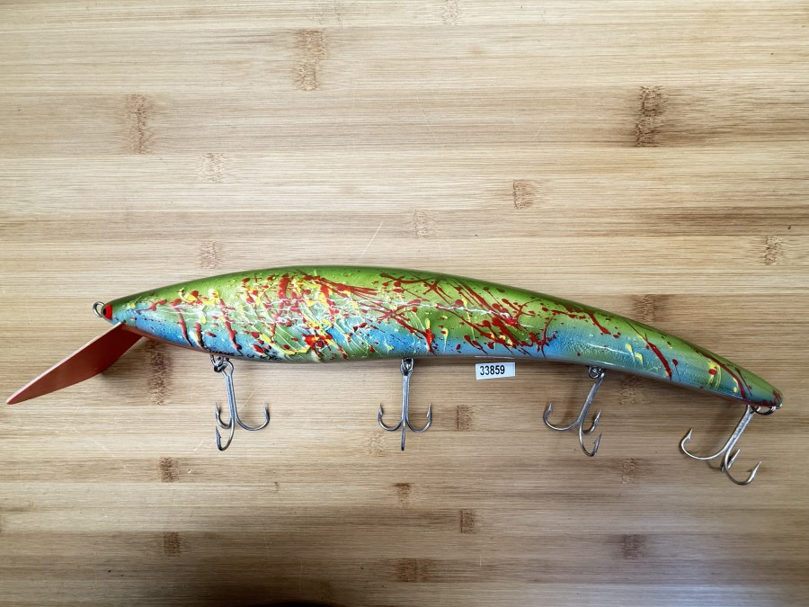 Wobbler, Turus Ukko Sonderedition Oktober 1991, Handmade in Finland, Turus Ukko gemarkt, Loka kuu 3/5, rot,/silber/blau/gelb/grün, 40cm, 406g, ungefischt