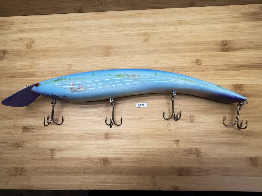 Wobbler, Turus Ukko Sonderedition September 1991, Handmade in Finland, Turus Ukko gemarkt, Syys kuu 1/5, violett/silber/hellblau/grün/blau, 50cm, 541g, ungefischt