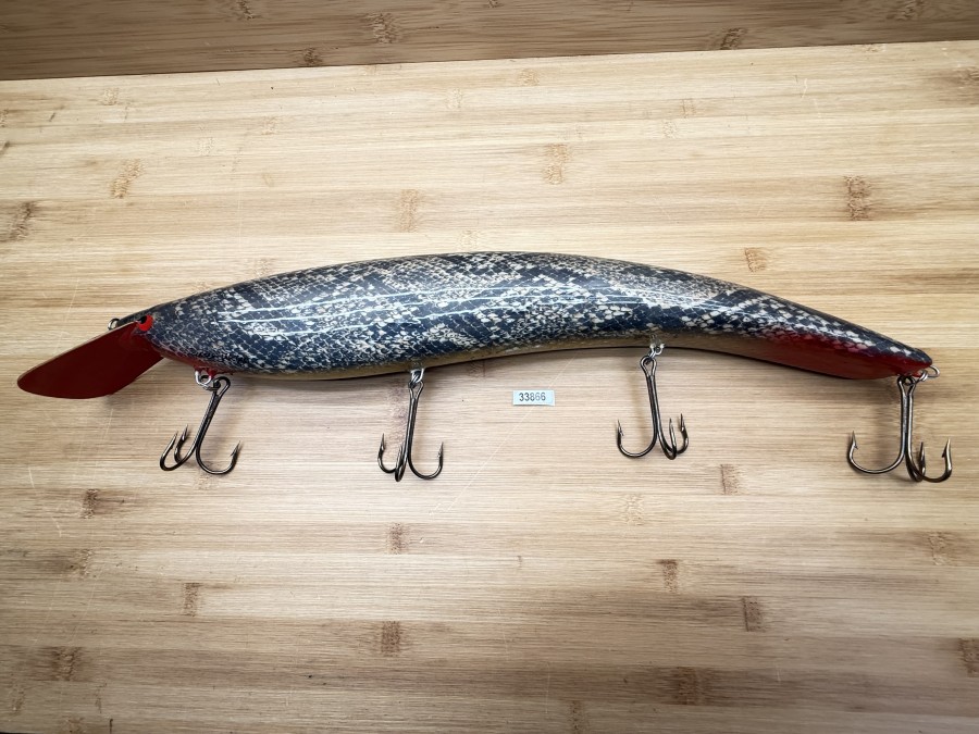 Wobbler, Turus Ukko Sonderedition April 1991, Handmade in Finland, Turus Ukko gemarkt, Huuhti kuu 1/5, rot/gold/olive/schwarz, 50cm, 515g, ungefischt