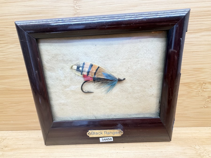 Lachsfliege im Rahmen, Black Ranger, #1/0, 190x170mm, Glasscheibe, Rahmen Lackschäden